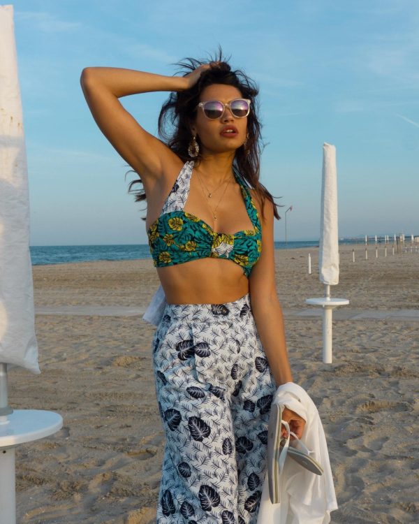 Completo di Pantalone, top a fantasia floreale in cotone